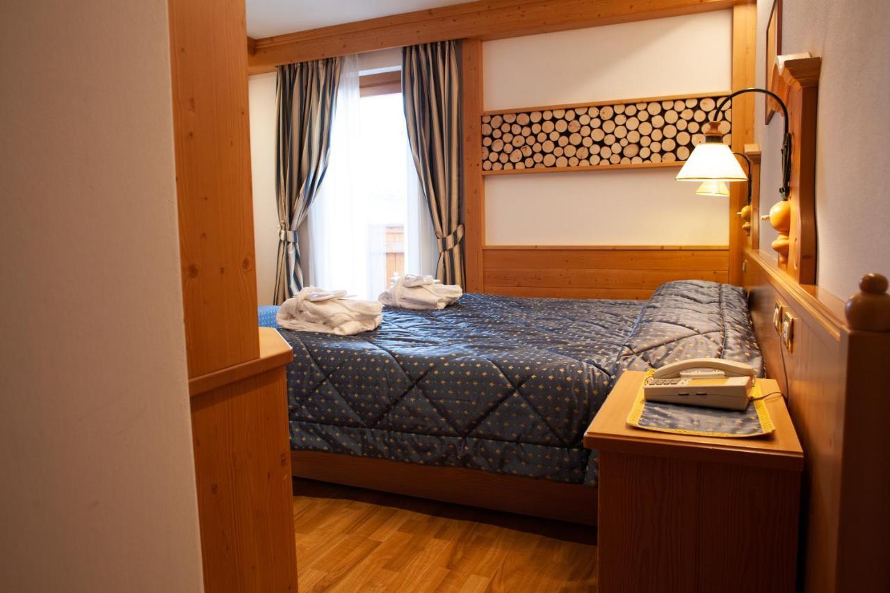 Hotel Posta 포르니 디 소프라 외부 사진
